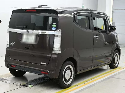HONDA N-BOX SLASH