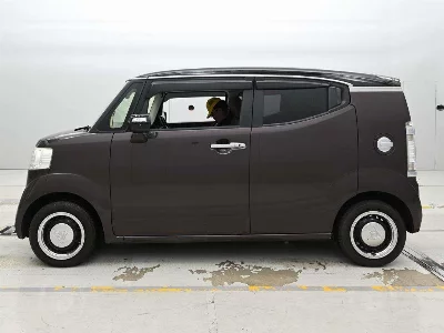 HONDA N-BOX SLASH