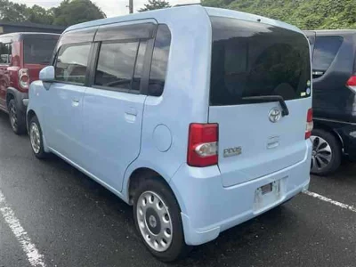 Toyota Pixis Space