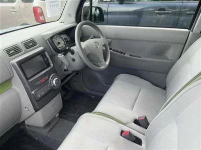 Toyota Pixis Space