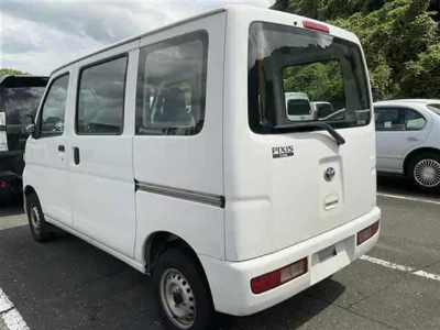 Toyota Pixis Van