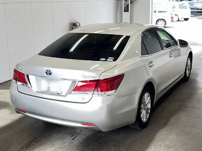 Toyota CROWN HYBRID