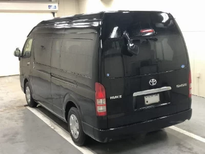 TOYOTA HIACE