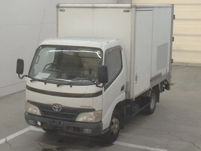 Toyota Dyna  с аукциона в Японии