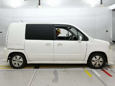 Honda Mobilio Spike