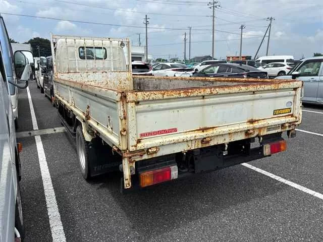Hino Dutro  с аукциона в Японии