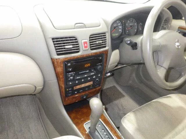 Nissan Sylphy  с аукциона в Японии