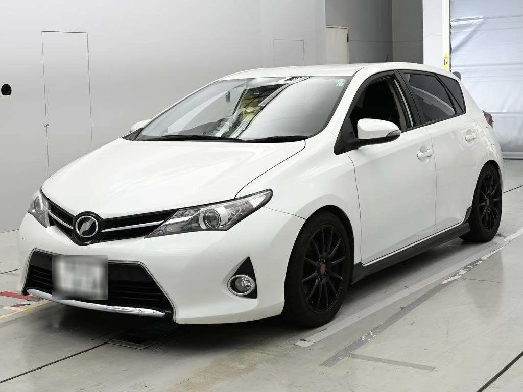Toyota Auris  с аукциона в Японии