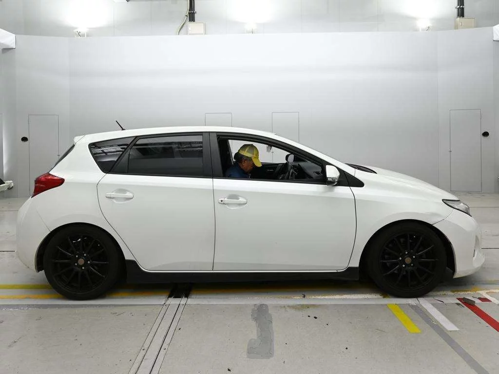 Toyota Auris  с аукциона в Японии