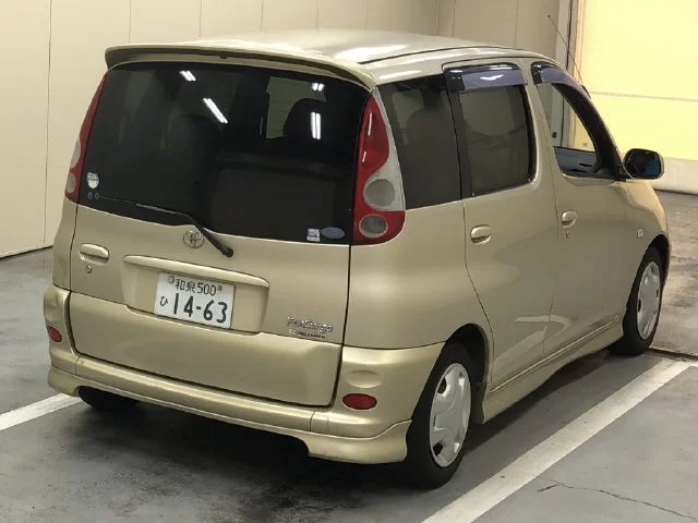 Toyota Funcargo  с аукциона в Японии
