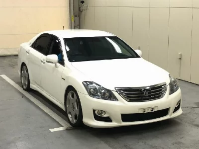Toyota CROWN HYBRID