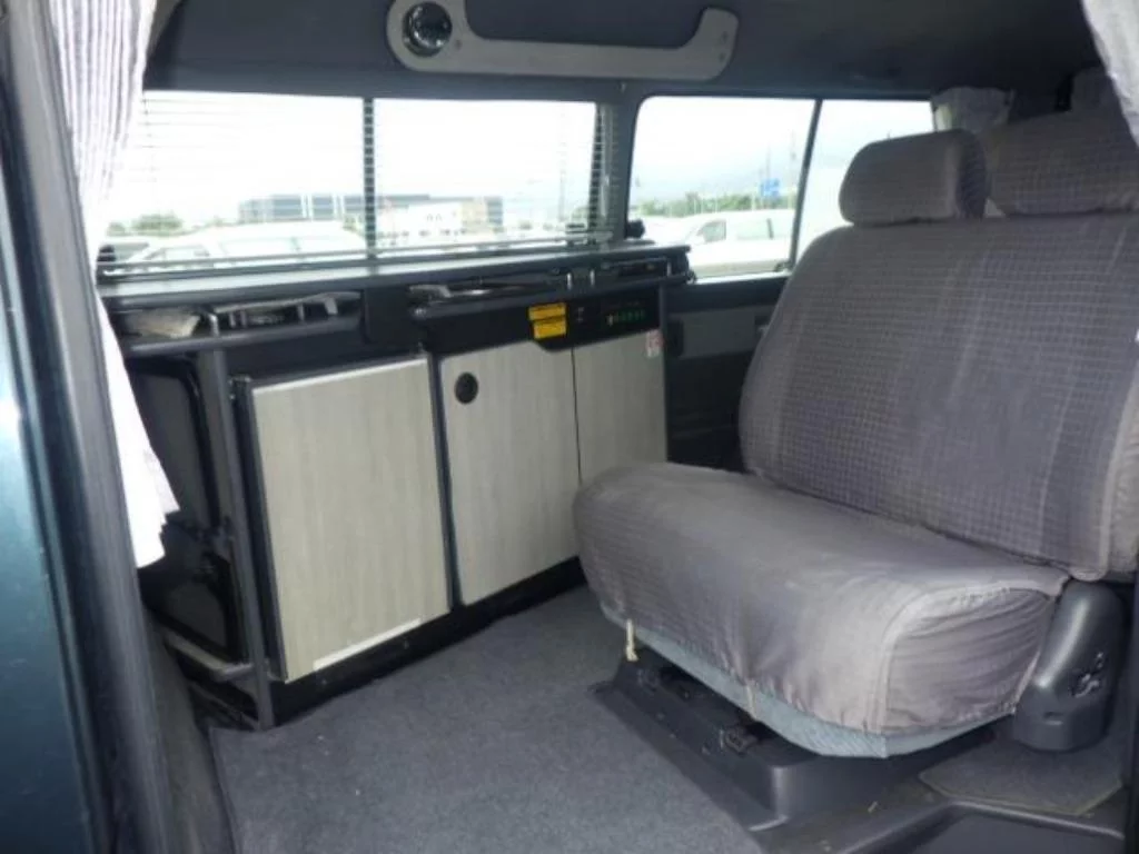Toyota HiAce  с аукциона в Японии