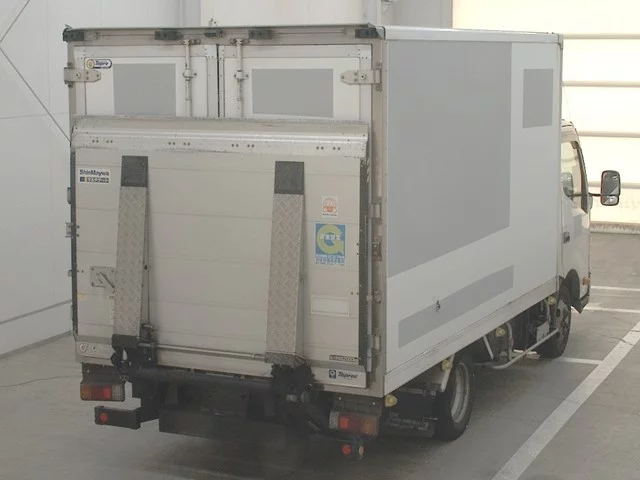 Hino Dutro  с аукциона в Японии