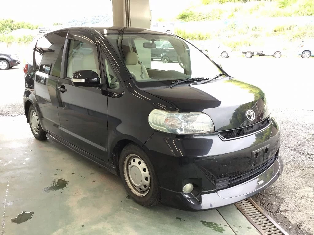 Toyota Porte  с аукциона в Японии