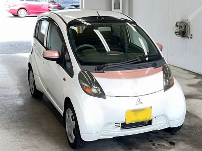 Mitsubishi i
