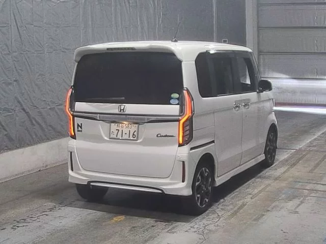 Honda N BOX CUSTOM  с аукциона в Японии
