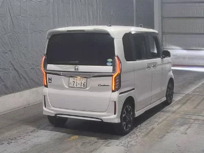 Honda N BOX CUSTOM