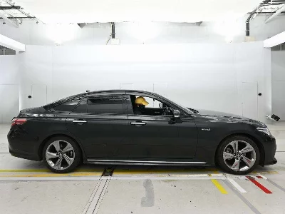 Toyota CROWN HYBRID