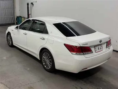 Toyota CROWN HYBRID