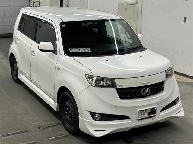 Toyota bB  с аукциона в Японии