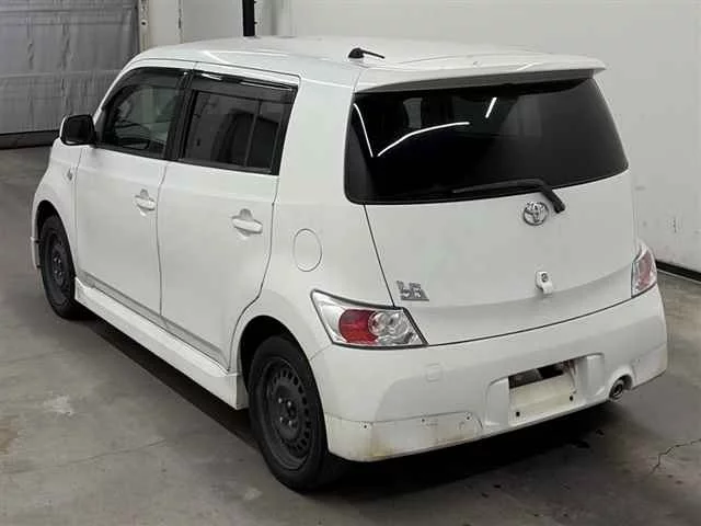 Toyota bB  с аукциона в Японии