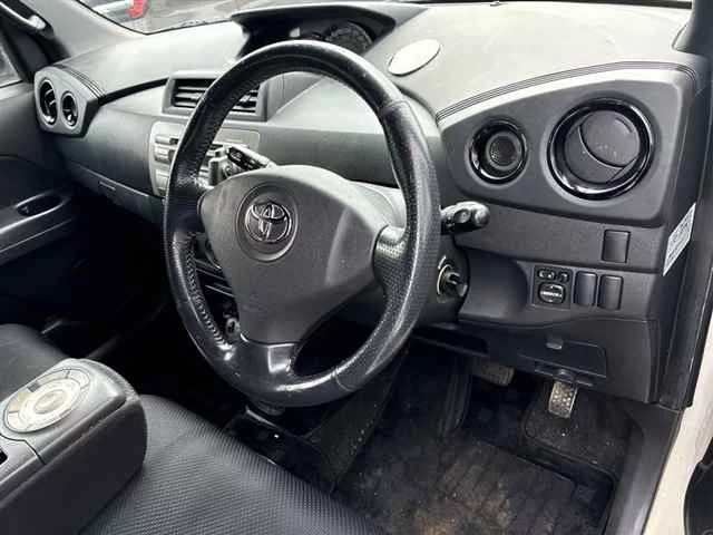 Toyota bB  с аукциона в Японии