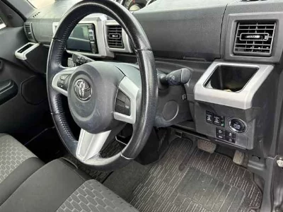 Toyota Pixis Mega