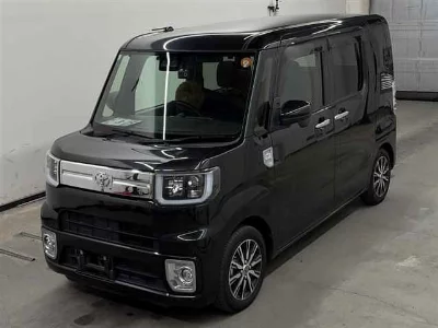 Toyota Pixis Mega