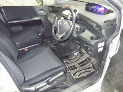 Honda Freed Spike