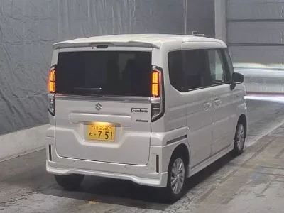 Suzuki Spacia Custom