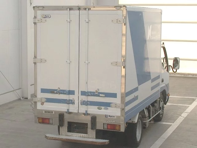 Toyota Dyna  с аукциона в Японии
