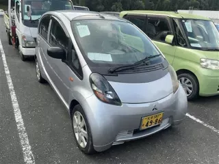 Mitsubishi i
