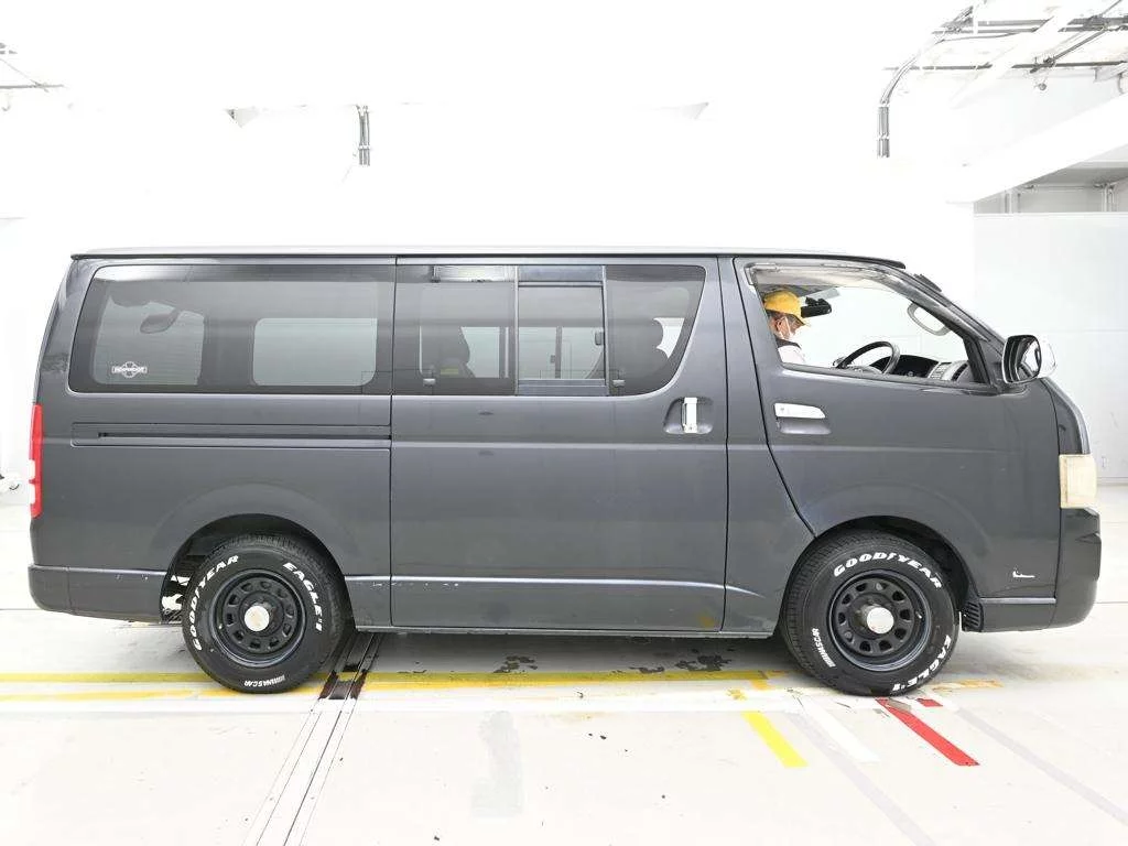 Toyota RegiusAce  с аукциона в Японии