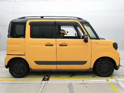 Suzuki Spacia Gear