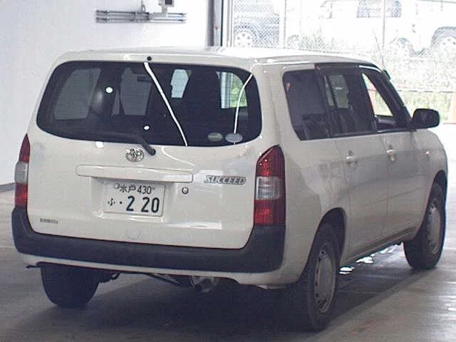 Toyota Succeed  с аукциона в Японии