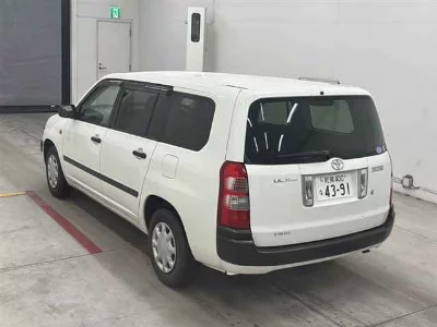 TOYOTA SUCCEED VAN