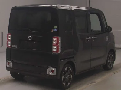 TOYOTA PIXIS MEGA