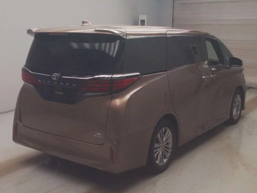 Toyota Alphard  с аукциона в Японии