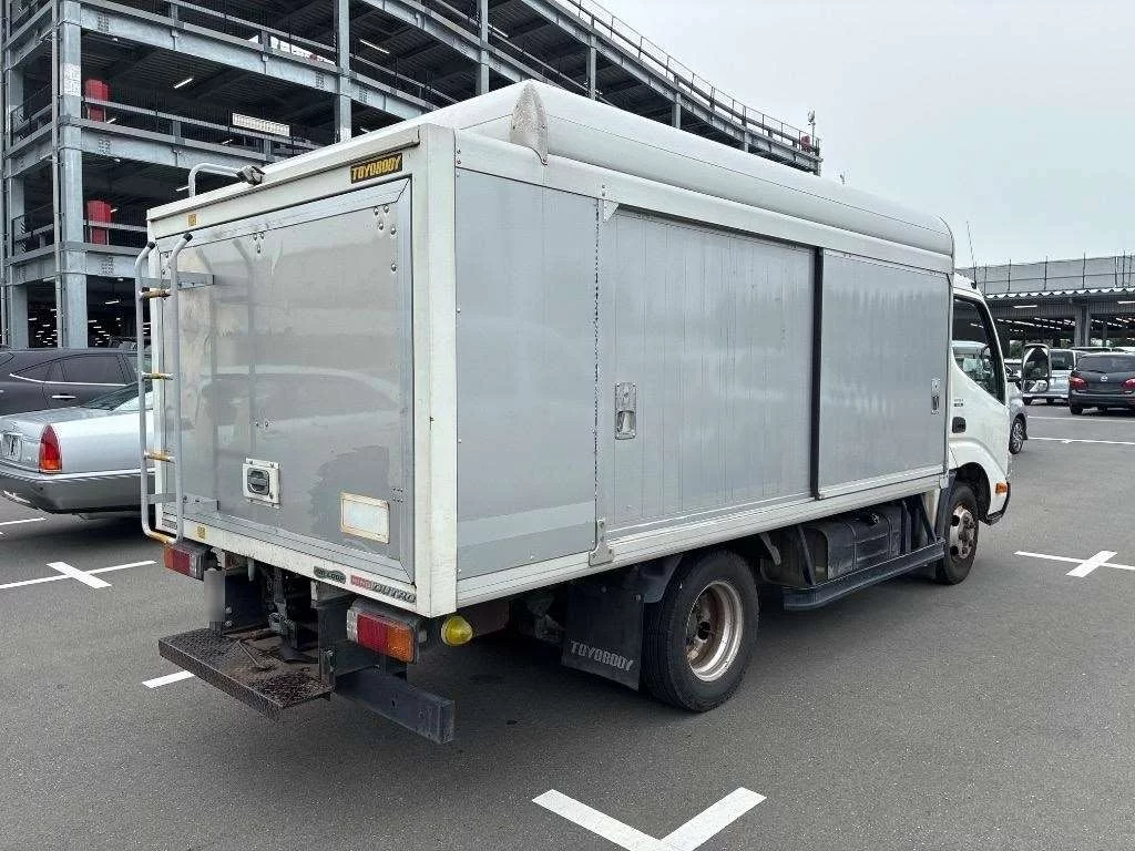 Hino Dutro  с аукциона в Японии