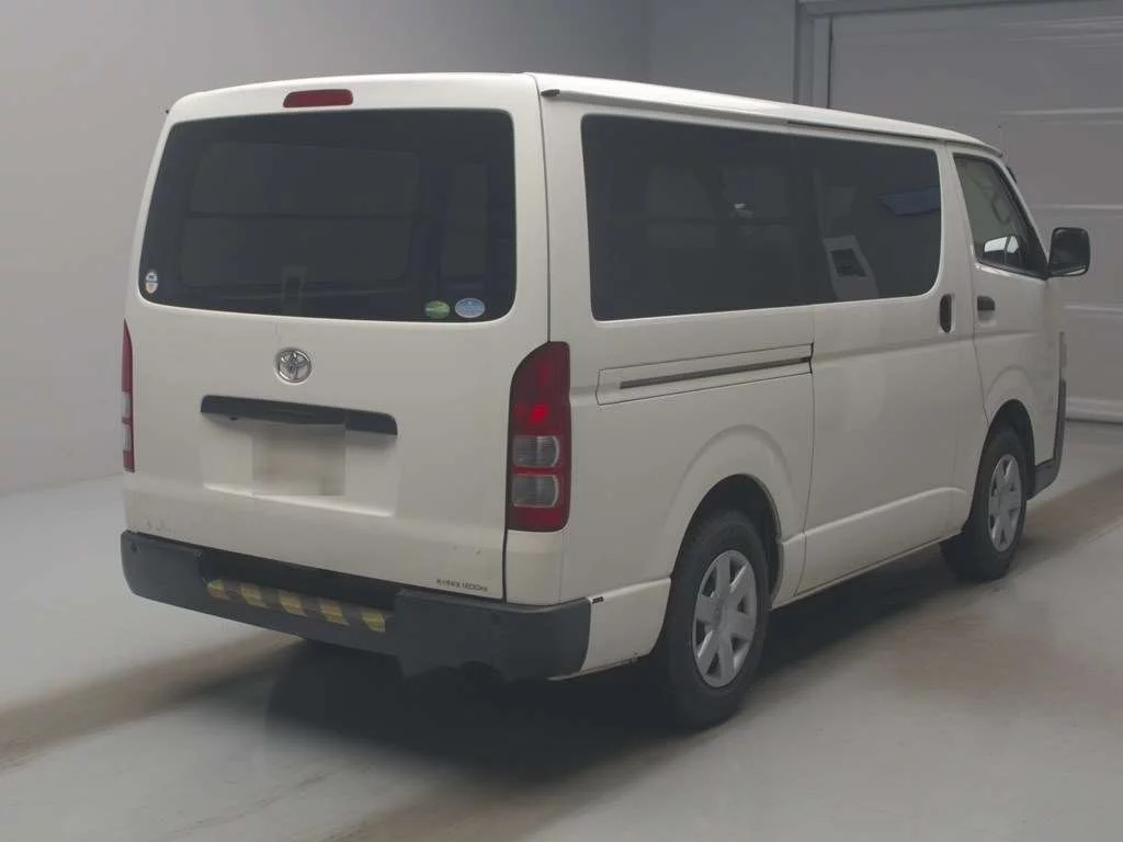 Toyota RegiusAce  с аукциона в Японии