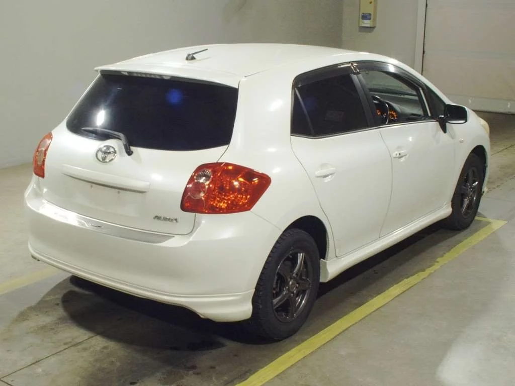 Toyota Auris  с аукциона в Японии