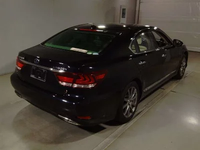 Lexus LS600h
