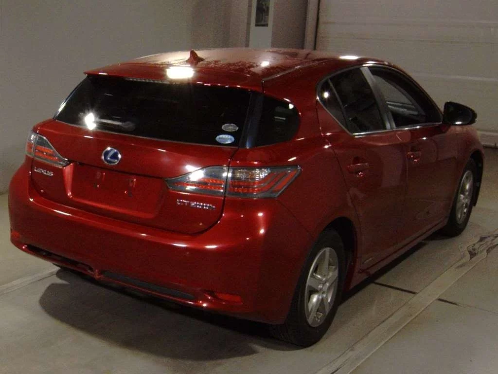 Lexus CT200h  с аукциона в Японии