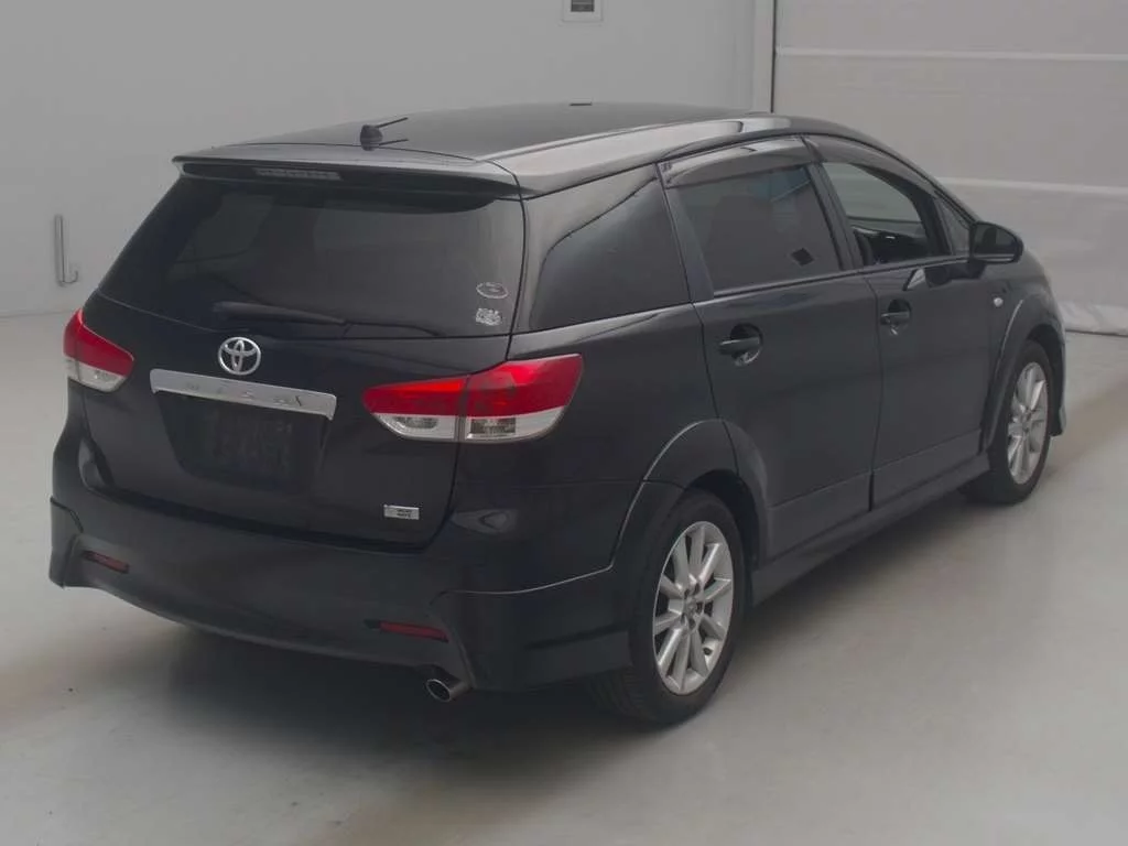 Toyota Wish  с аукциона в Японии