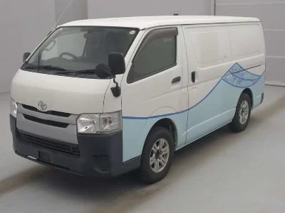 TOYOTA HIACE VAN
