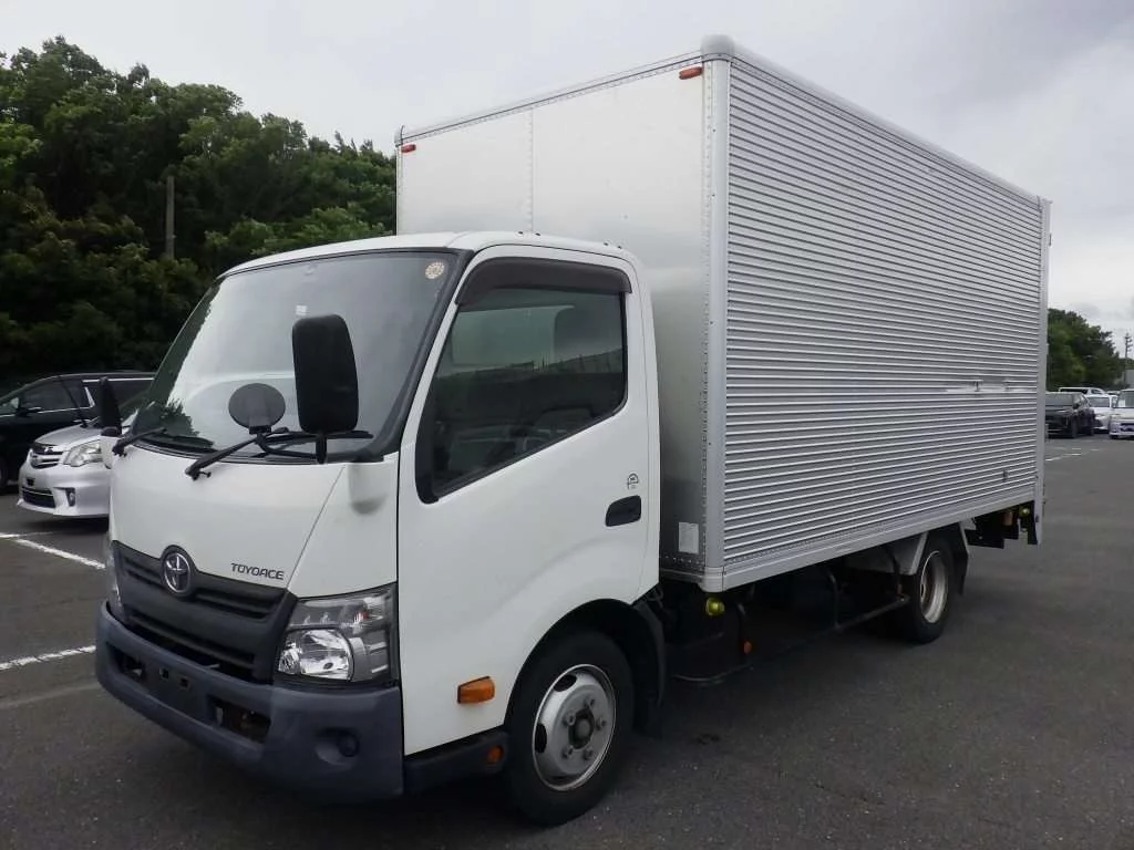Toyota ToyoAce  с аукциона в Японии