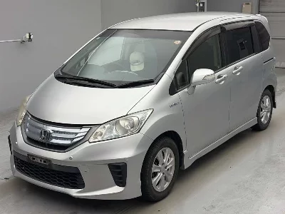 HONDA FREED HYBRID