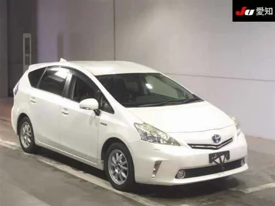 TOYOTA PRIUS ALPHA