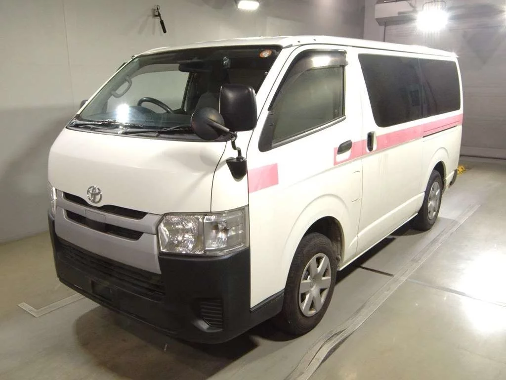 Toyota RegiusAce  с аукциона в Японии