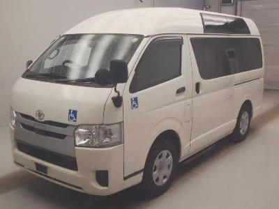 TOYOTA REGIUS VAN